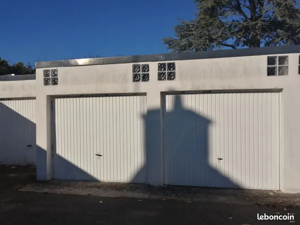 Garage et parking Location Lorient 90€