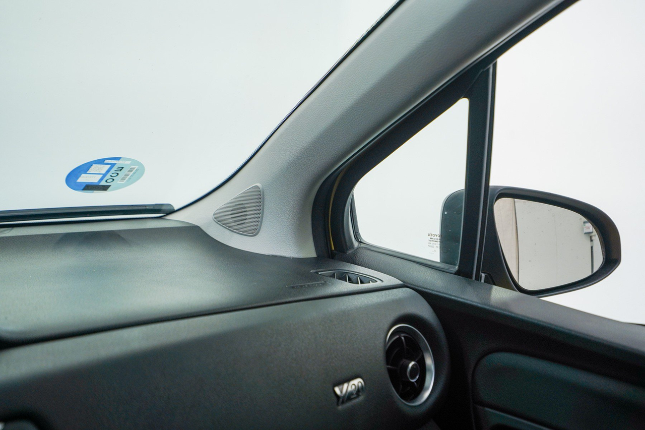 Toyota Yaris 3 — photo 31