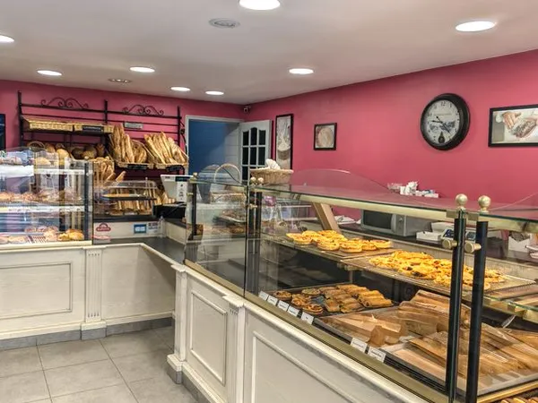 Boulangerie-pâtisserie 100 % artisanale (ZRR) Fonds(140K) +murs et logement (140K)