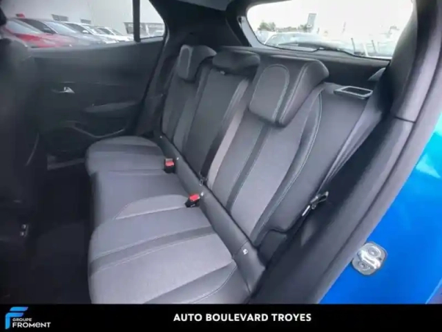 Peugeot 2008 e- 136ch allure pack — photo 12