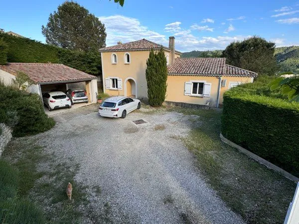 Maison 5 chambres avec jardin 1500m2
