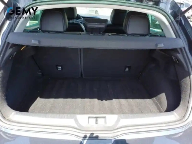 Renault Megane mégane iv berline tce 130 energy edc — photo 6