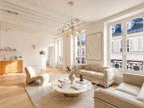 Appartement entièrement rénové au coeur du quartier Vaneau Babylone