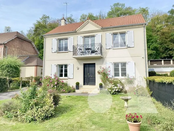 Maison 8 pièces 145 m²