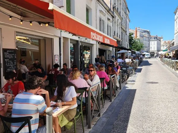 Fonds de commerce restaurant, 2 pas du marché