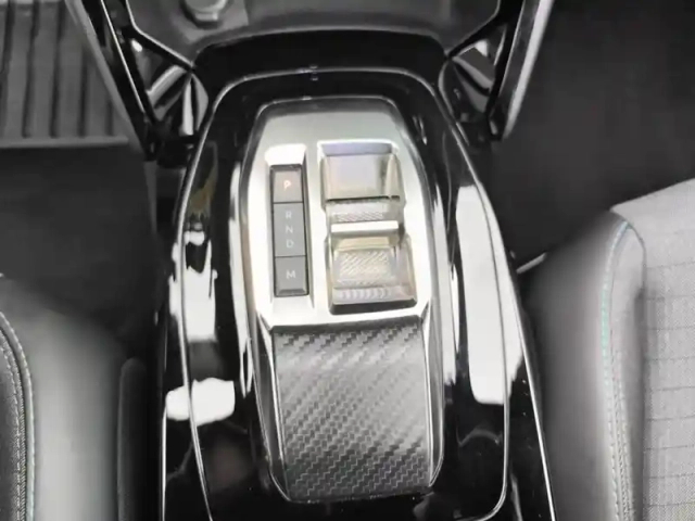 Peugeot 2008 puretech 130 s&amp;s bvm6 allure pack — photo 24