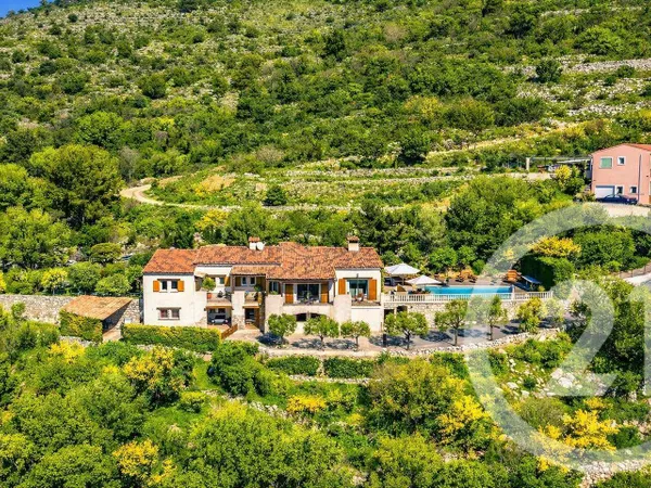 Maison 7 pièces 236 m²