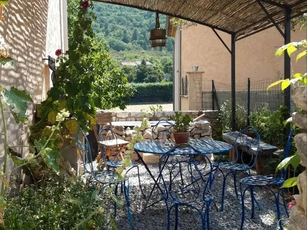 Grande maison et son gîte indépendant