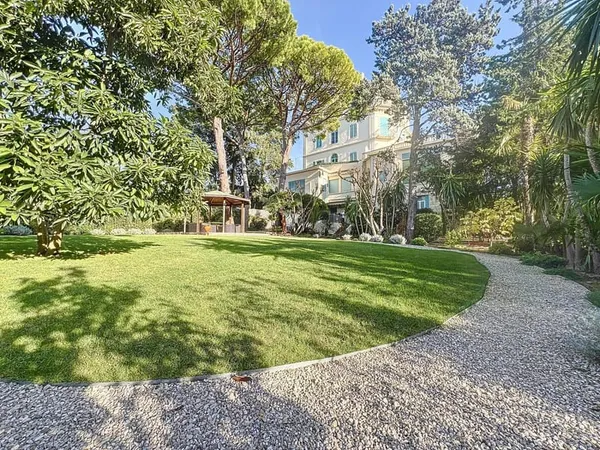 CANNES - BASSE CALIFORNIE -JARDIN
