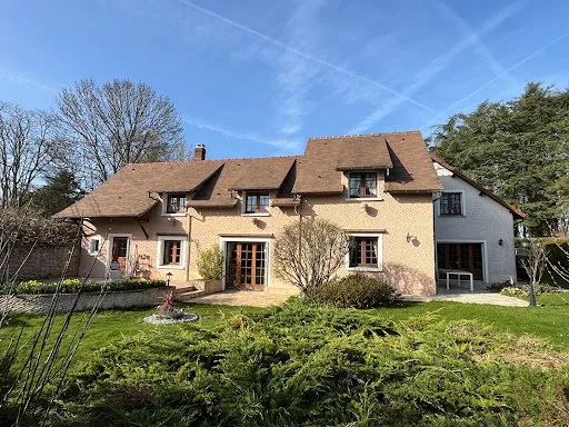 Maison 9 pièces 250 m²