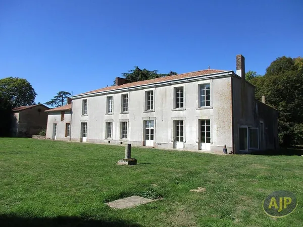Maison 15 pièces 465 m²