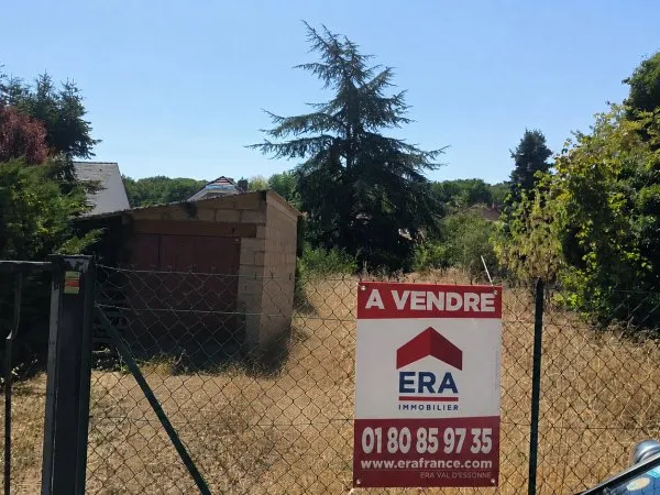 Terrain 563 m²