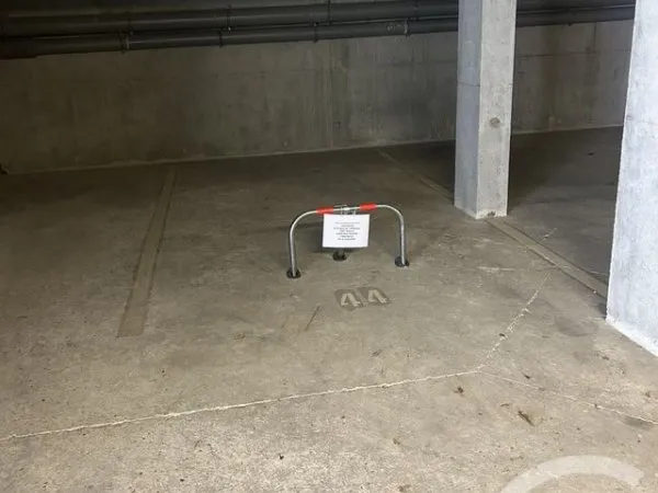 Parking 12 m²
