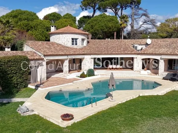 Nice Gairaut, villa 530 m² avec vue mer panoramique, piscine et