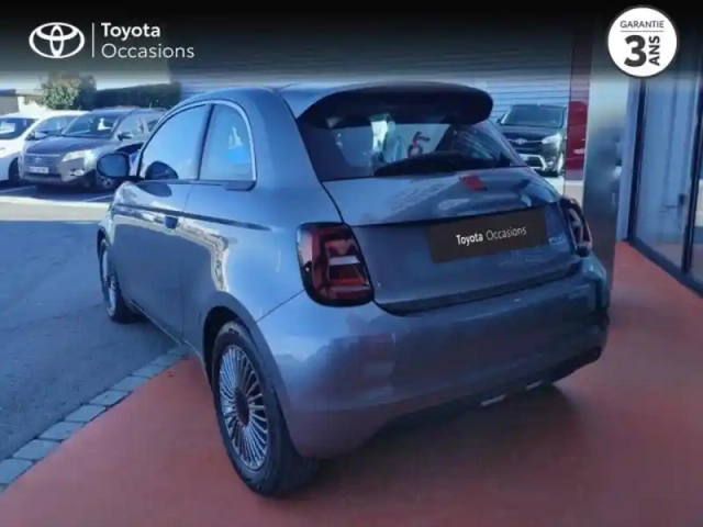 Fiat 500 e 95ch (red) — photo 2