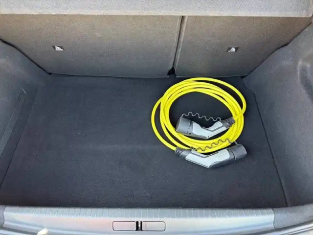 Peugeot 208 electrique 50 kwh 136ch — photo 12