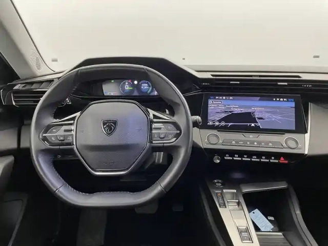 Peugeot 308 phev 180 e-eat8 — photo 22