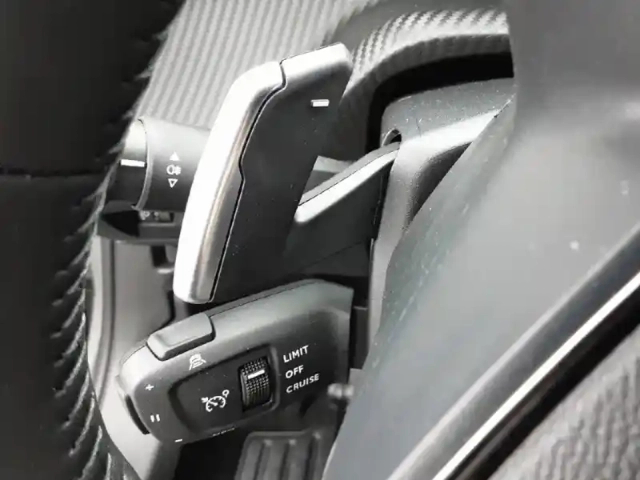 Peugeot 2008 hybrid 145 e-dcs6 — photo 20