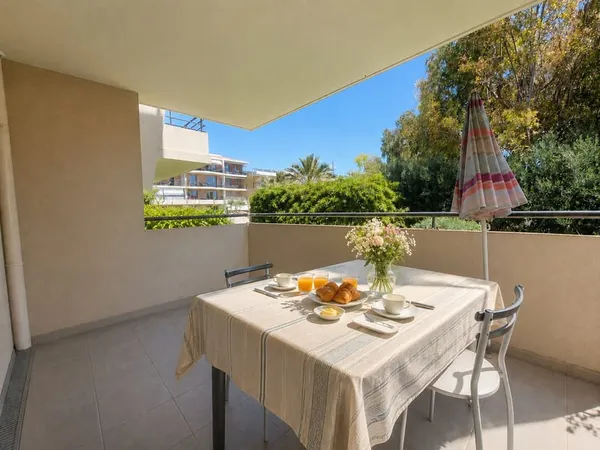EXCLUSIVITE - Appartement 3 pièces avec parking - piscine -