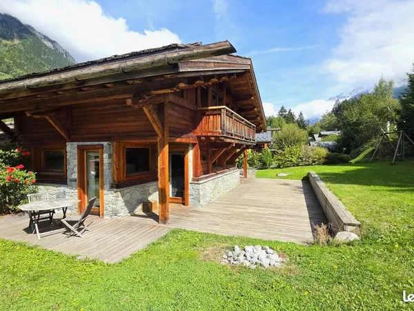 Chalet 6 pièces 200 m²