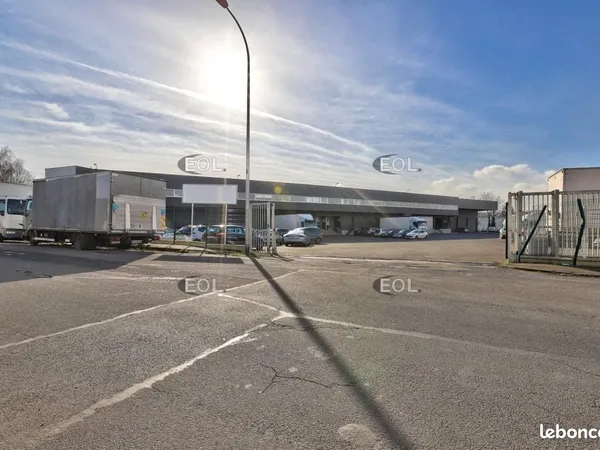 Local d'activité 1 760 m²