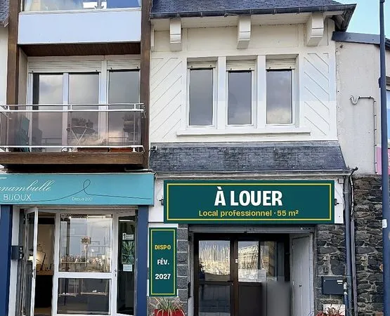 Local pro 56 m² face au port - Binic centre