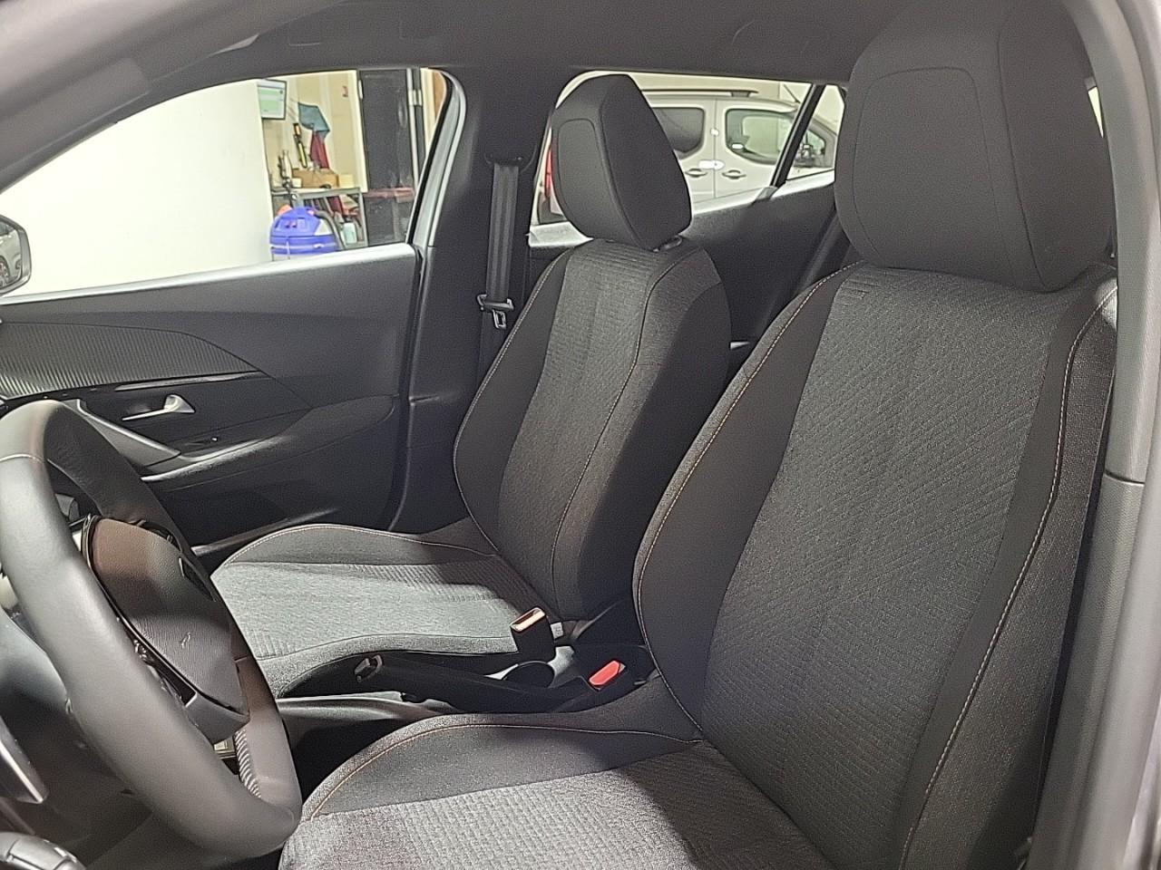 Peugeot 2008 hybrid 145 e-dcs6 style — photo 10