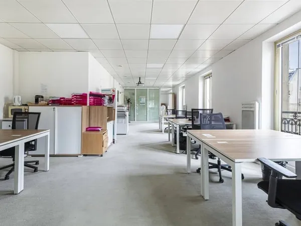 Bureaux 94 m²