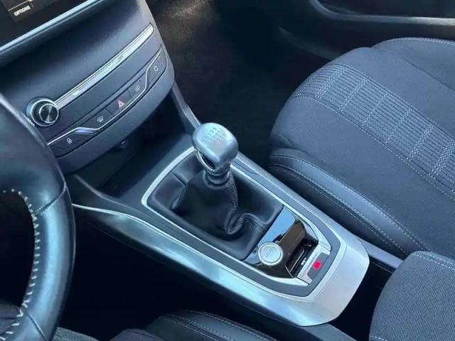 Peugeot 308 1.2 puretech 130ch ?6.c s&amp;s allure — photo 6