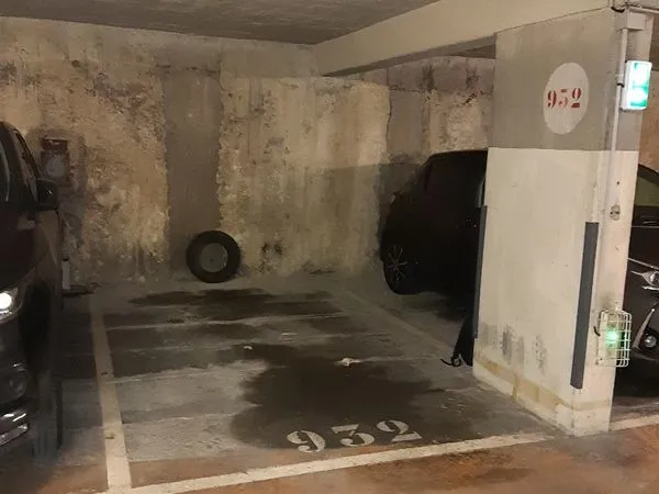 Parking 75010