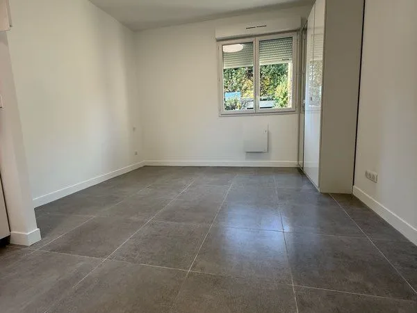 Studio renové a louer Savigny sur Orge (91)