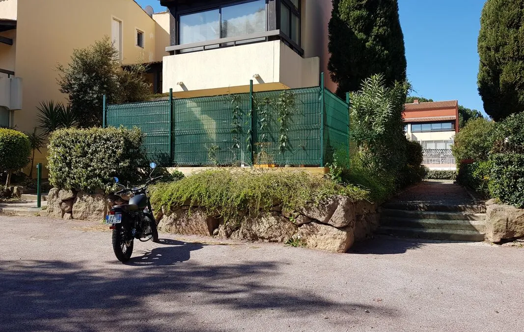 Photo 3