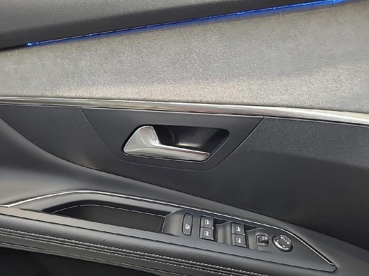 Peugeot 3008 puretech 130ch s&s eat8 gt — photo 26