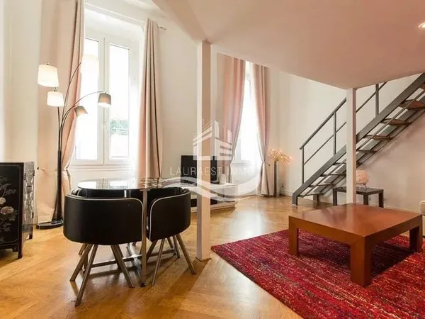 Studio avec Mezzanine/Carrée D'Or