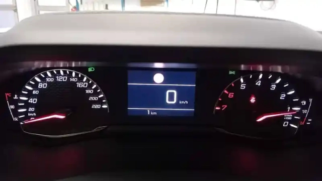 Peugeot 2008 100 s&amp;s bvm6 — photo 54