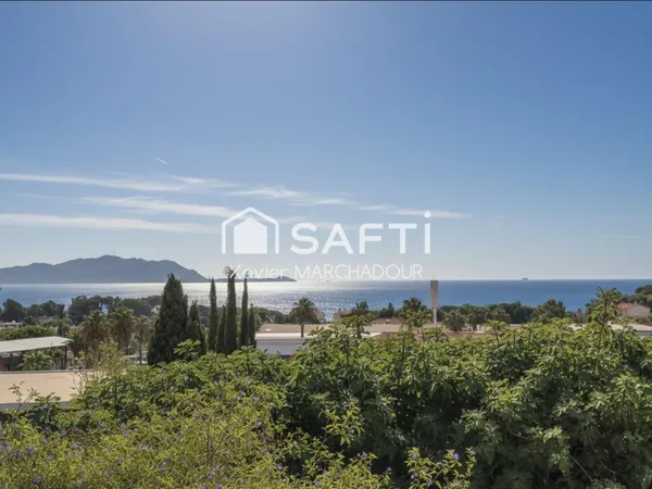VILLA T4 AVEC STUDIO, JARDIN ET BELLE VUE MER