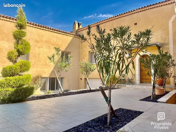 Propriété 7 pièces 240 m²