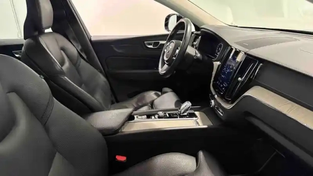 Volvo Xc60 t6 recharge awd 253 ch + 87 ch geartronic 8 — photo 27