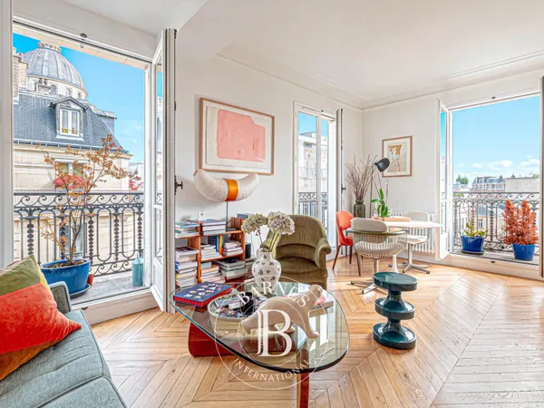 Rare - Paris 5 Panthéon - Balcon plein ciel, vue Panthéon et place de l'Estrapade - 3 pièces