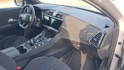 DS DS7 1.2 PureTech 130 EAT8 - Performance Line – 2021 – 46323 km – Essence – Boîte Automatique — photo 15