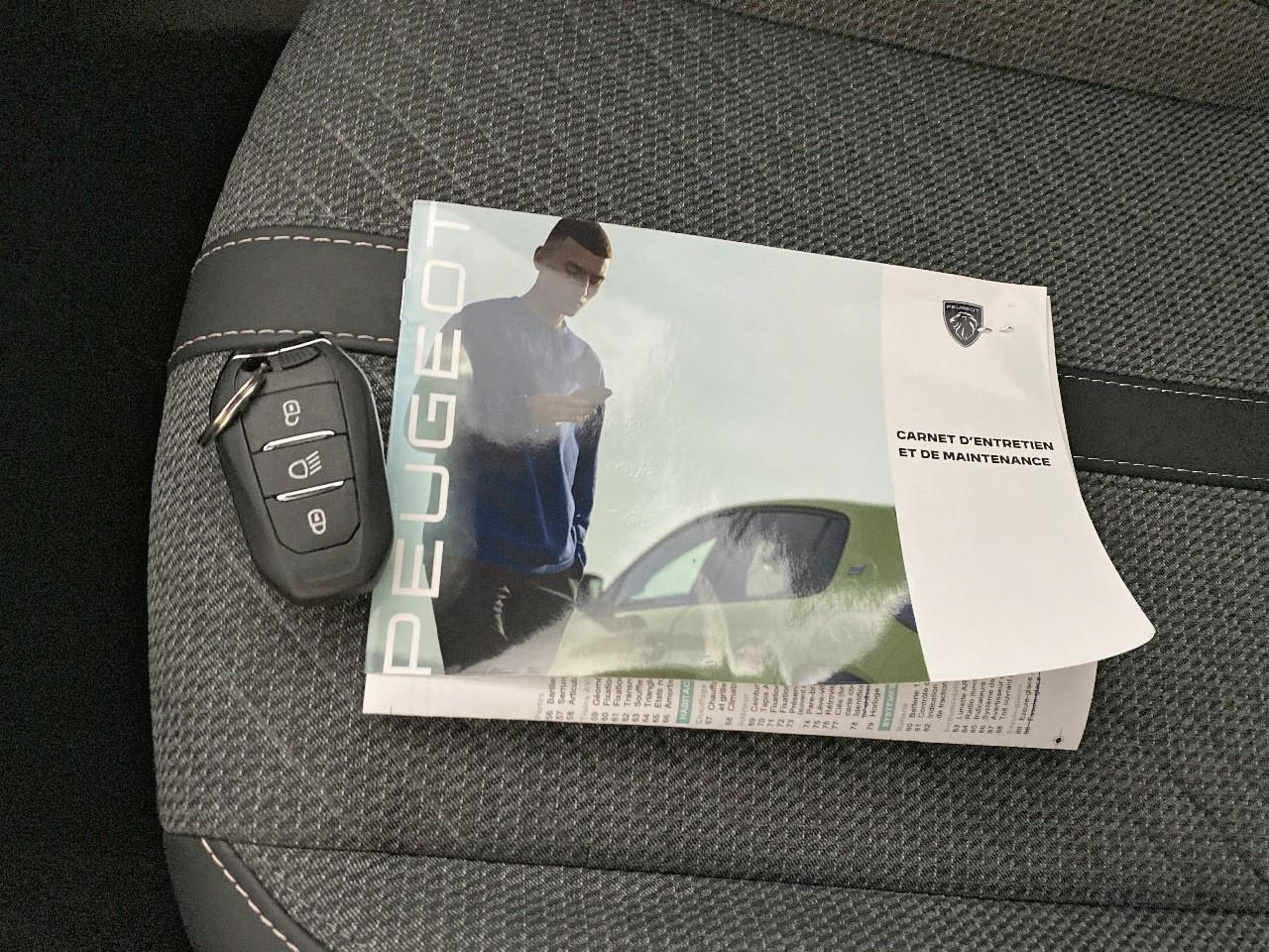 Peugeot 2008 130 s&s eat8 allure — photo 18