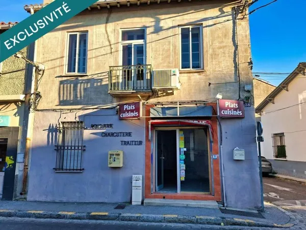 Local commercial 3 faces avec extérieur