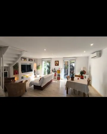 Maison T4 climatisé de 80 m² avec garage, cour et terrasse situé à Lunel