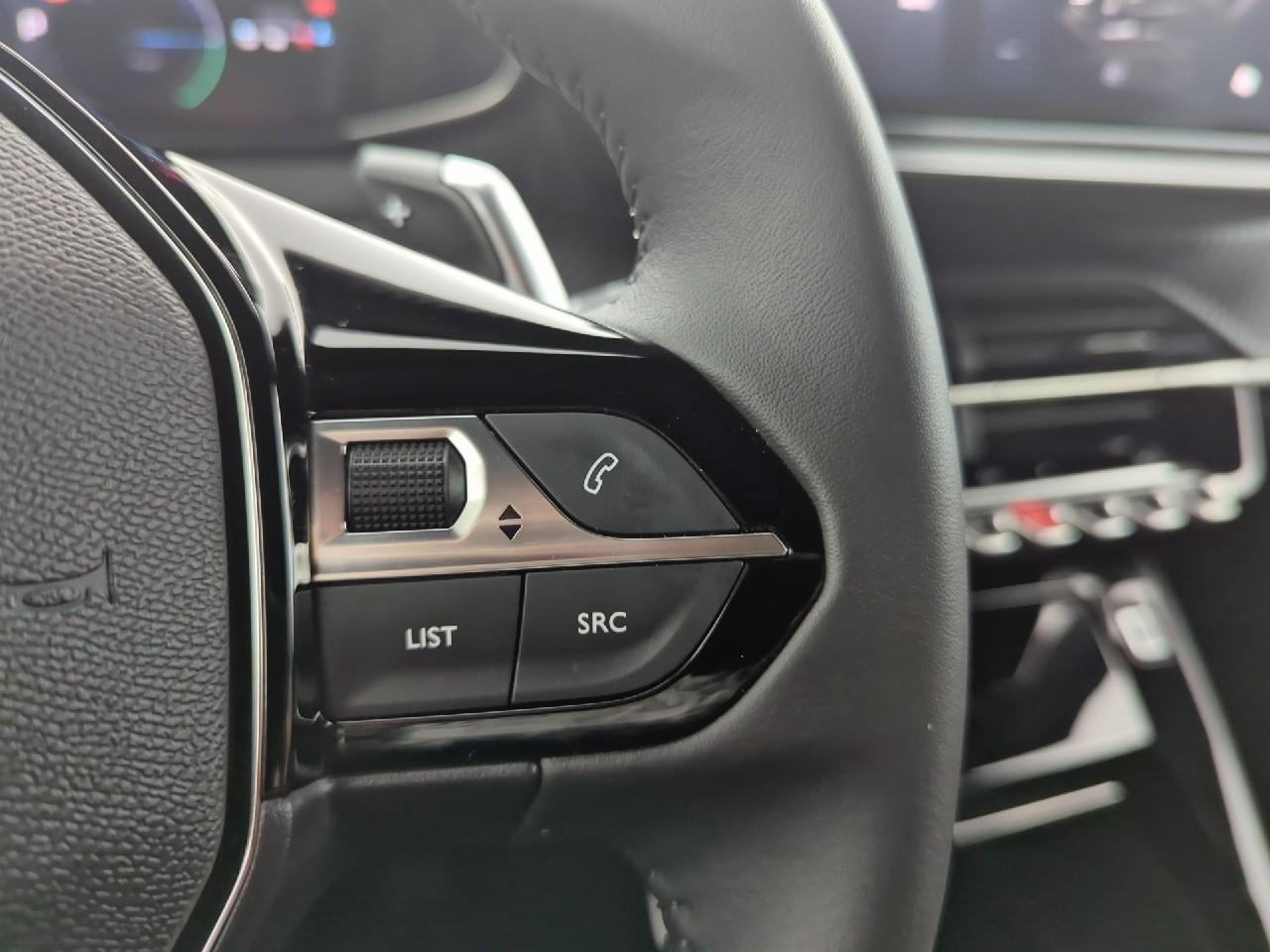 Peugeot 2008 hybrid 145 ch e-dcs6 allure — photo 18