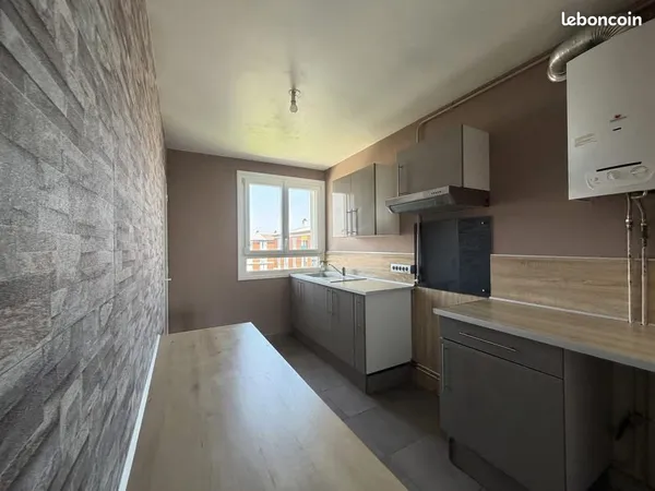 🏡COLOCATION MEUBLÉE — EN COURS D'AMEUBLEMENT— SAINT-JULIEN-LES-VILLAS — T3 lumineux de 64 m² — 2 cha
