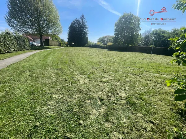Terrain 600 m²