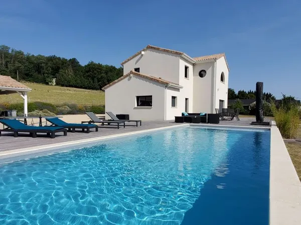Propriété contemporaine 220 m² - Piscine - 1,3 ha - Vue exceptionnelle