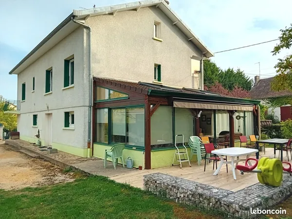 Belle propriété de 258m² avec piscine - proche Chalon-sur-Saône