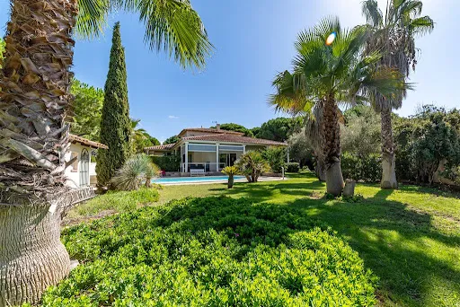 Maison 7 pièces 310 m²