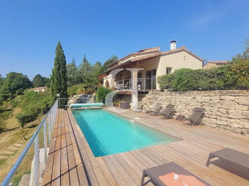 Villa 7 pièces 192 m²